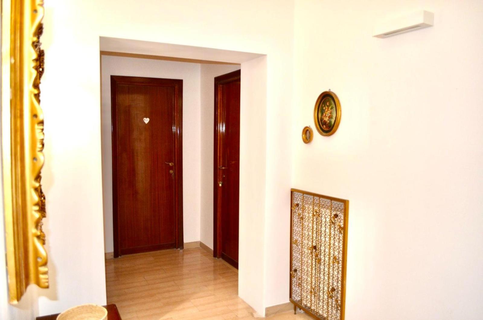Roman House - Termini Esquilino מראה חיצוני תמונה